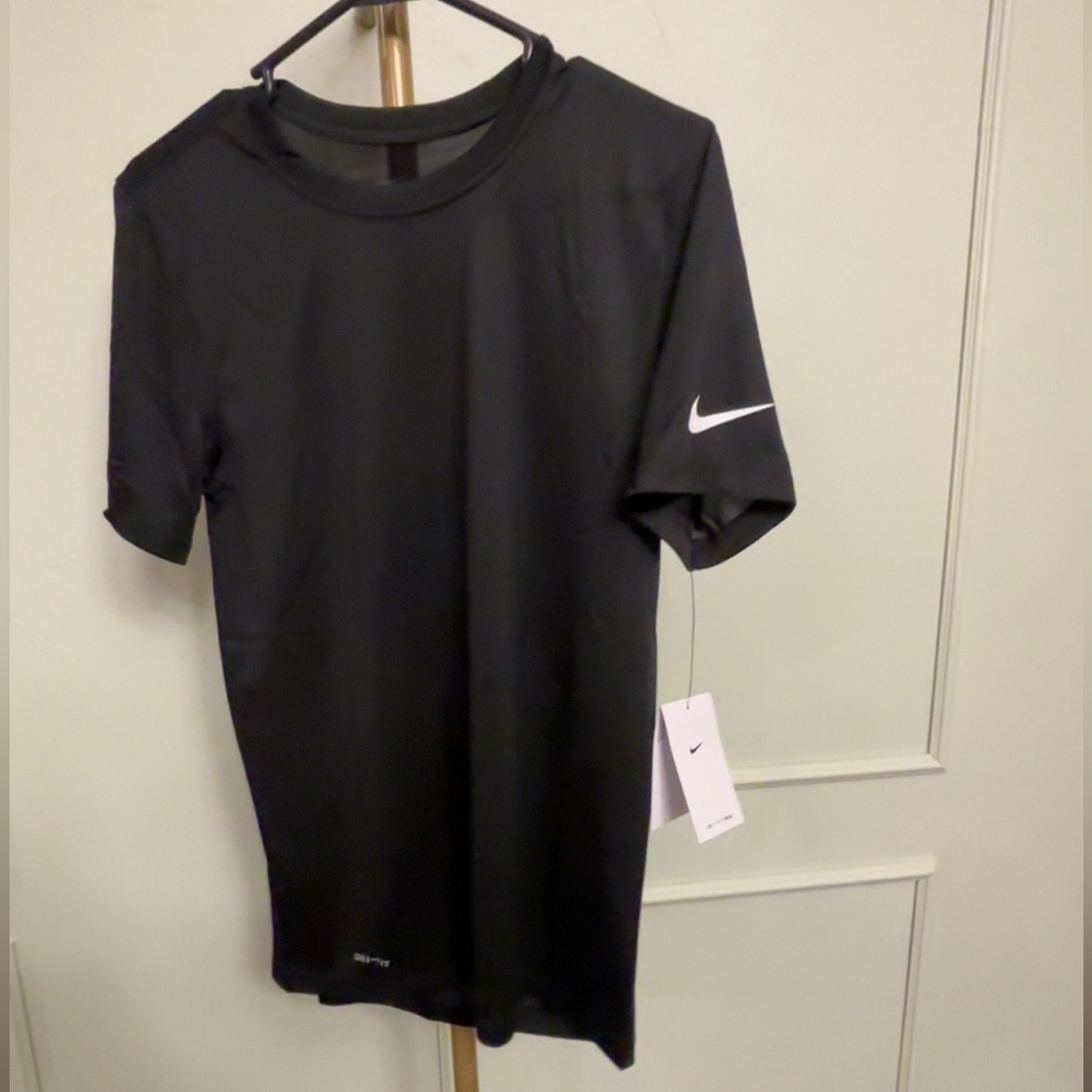 Nike Men's Dri-Fit Black T-Shirt NWT Small MSRP $30